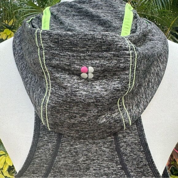 Sweaty Betty Active Vest - Picture 9 of 10